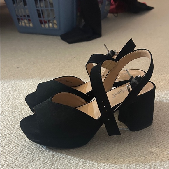 Xappeal Black Women's Sandals - Picture 2 of 4